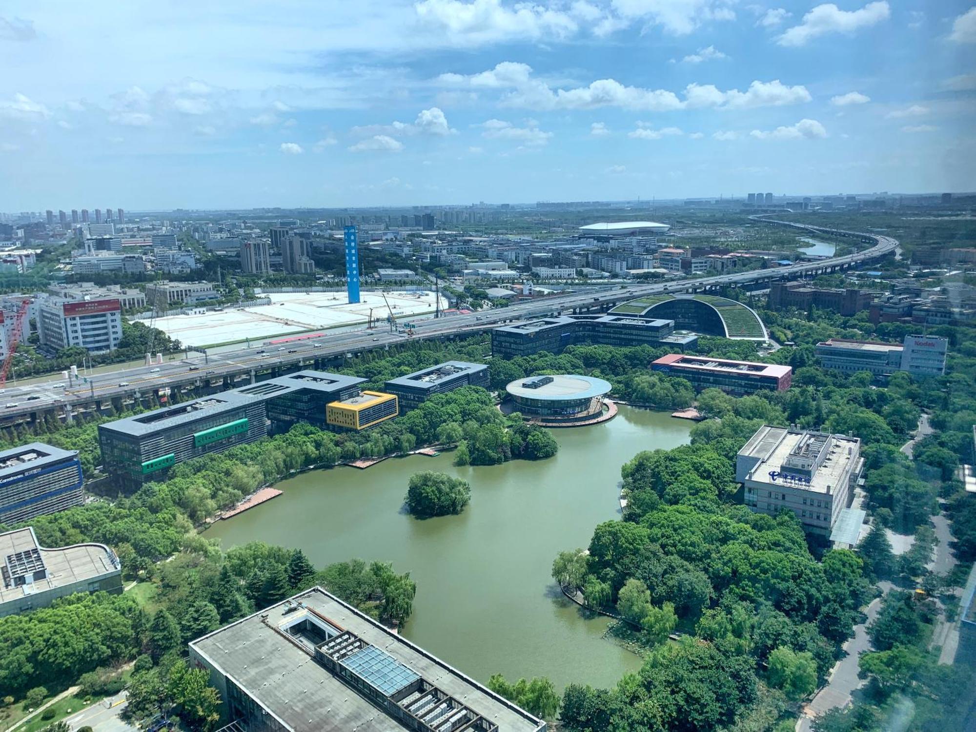 Shanghai Marriott Hotel Pudong East - Only A 30 Minute Drive From Disney Buitenkant foto